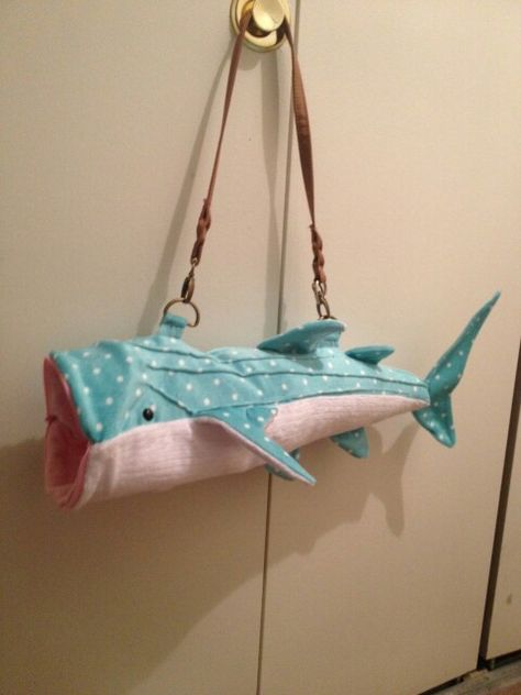 Whale shark purse Shark Bag, Whale Shark, Cute Bags, Fun Bags, Drake, Sewing Projects, Sewing Patterns, Purse, Couture