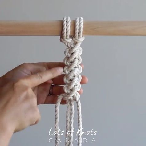 Macrame Wave, Diy Macrame Tutorial, Bracelet Knot, Bracelets Macrame, Simpul Makrame, Art Macramé, Pola Macrame, Home Decor Apartment, Macrame Plant Hanger Tutorial