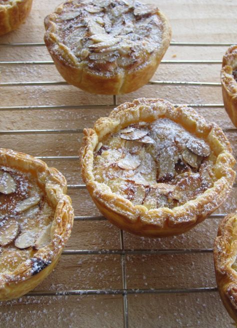 Maids Of Honor Tarts Recipe, Baking Ideas Cookies, Bonfire Toffee, Eccles Cakes, British Baking Show Recipes, English Scones, Medieval Recipes, Treacle Tart, Caramel Treats