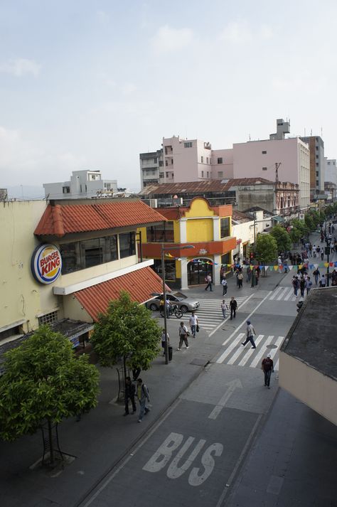 Sexta avenida, zona 1. Guatemala city. Latino Culture, Guatemala City, American Cities, Beautiful City, Central America, Guatemala, North American, Places To Go, The City