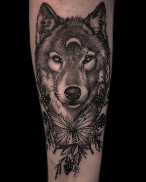 Wolf Tattoo Leg Woman, Indian Wolf Tattoo, Wolf Thigh Tattoo, Feminin Wolf Tattoo, Woman's Wolf Tattoo, Women’s Wolf Tattoo, Wolf Tattoo For Women, Wolf Howling Tattoo Women, Wolf Pack Tattoo