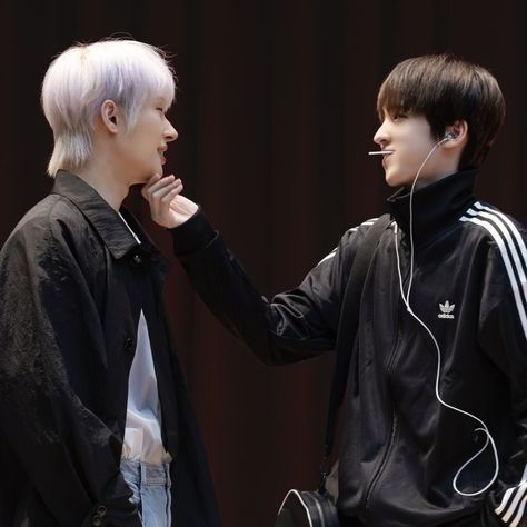 Yungi Ateez Ship, Ateez Yungi, Yunho And Mingi Ateez, Yungi Ateez, Yunho Icons, No One Loves Me, Hanyu Yuzuru, Kim Hongjoong, Looking For Love