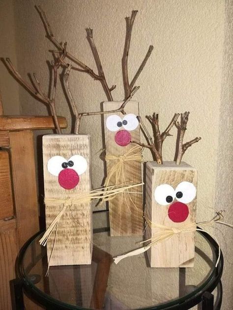 Seasonal Diy Decor, Spring Wooden Crafts, Wood Reindeer, Jul Diy, Christmas Diy Wood, Wooden Christmas Crafts, Christmas Decorations Diy Outdoor, Diy Christmas Decorations Easy, Christmas Signs Wood