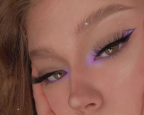 Rapunzel Makeup, Music Festival Makeup, Pure Makeup, Makeup Ojos, Neon Makeup, Cute Eye Makeup, Rave Makeup, Birthday Makeup, Purple Makeup