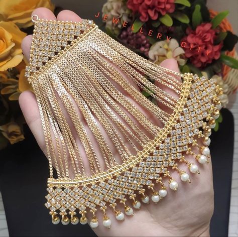 Chapka Design In Gold, Head Jewellery, Diy Gift For Bff, Wedding Jewellery Designs, Bridal Jewelry Sets Brides, Full Hand Mehndi, Simple Mehndi Designs Fingers, Engagement Mehndi Designs, Pretty Jewelry Necklaces