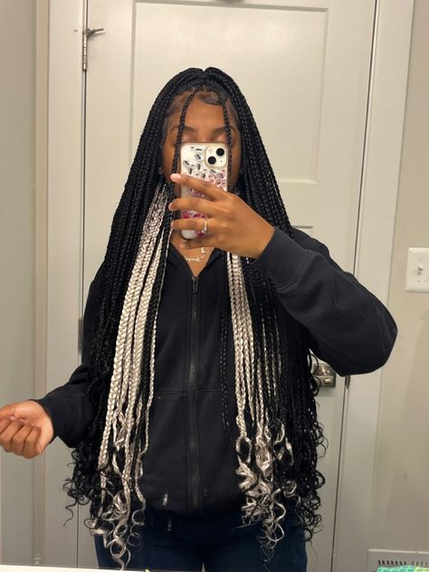 Coloured Box Braids, Peekaboo Braids, Favours Ideas, Natural Hairstyles For Black Women, Black Kids Braids Hairstyles, Colored Box Braids, Cute Box Braids, Braided Hairdo, Holiday Inspo