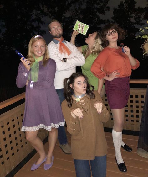 Scooby Gang Halloween Costumes, Shaggy Costume, Scooby Doo Gang, Gang Costumes, Scooby Doo Halloween Costumes, Spooky Island, Velma Costume, Shaggy And Velma, Scooby Doo Costumes