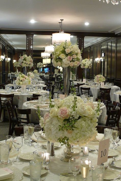 Tall And Short Table Arrangements, High Low Flower Centerpieces, Mix Of Tall And Short Centerpieces, Tall And Short Wedding Centerpieces, Mixed Centerpieces Wedding, Low Centerpieces Wedding Round Table, Short Wedding Centerpieces, Low Wedding Centerpieces, Round Table Centerpiece