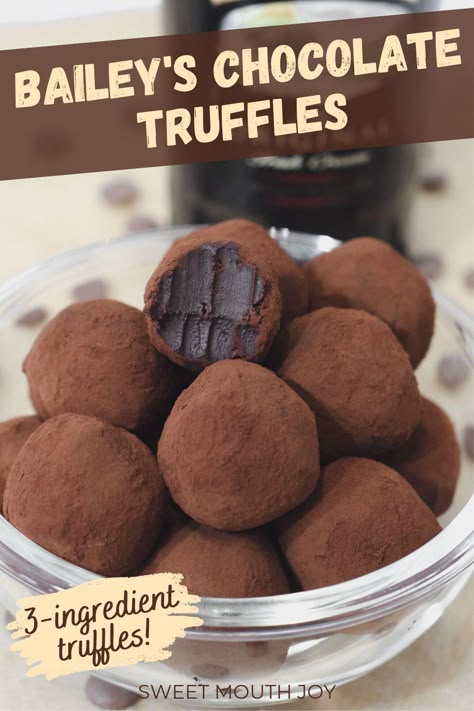 These 3-ingredient boozy Bailey's Irish cream chocolate ganache truffles are the perfect easy homemade gift for grown-ups! They're creamy, decadent and just melt in your mouth. Make these tasty Baileys truffles for special occasions like Christmas, New Years' eve and St Patrick's Day - they're sure to go down a treat! Alcohol Truffles, Baileys Truffles, Chocolate Ganache Truffles, Candy Collage, Fudge Truffles, Ganache Truffles, Irish Cream Truffles, Fudge Balls, Baileys Dessert