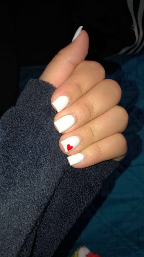 White Short Square Nails, White Square Nails, Plain Acrylic Nails, Sqaure Nails, White Short Nails, Cute Red Nails, Short Red Nails, Red And White Nails, Natural Nail Designs