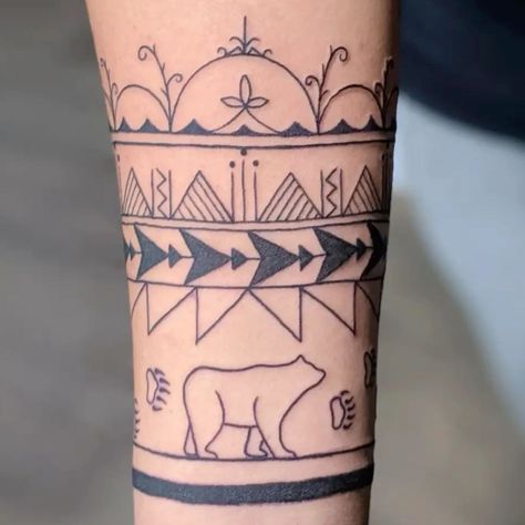 Native Chest Tattoo, Native Tribe Tattoo, Mikmaq Tattoo, Haudenosaunee Tattoo, Anishinaabe Tattoo, Choctaw Indian Tattoo, Native American Art Tattoo, Indigenous Tattoo Ideas, Indigenous Tattoos