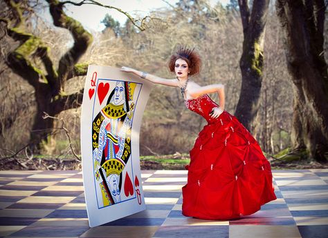 Queen Of Hearts Photography, Queen Of Hearts Photoshoot, Vday Photoshoot, Wonderland Photoshoot, Queen Of Hearts Alice, Heart Photography, Birthday Shoot, Photography Inspiration Portrait, Conceptual Photography