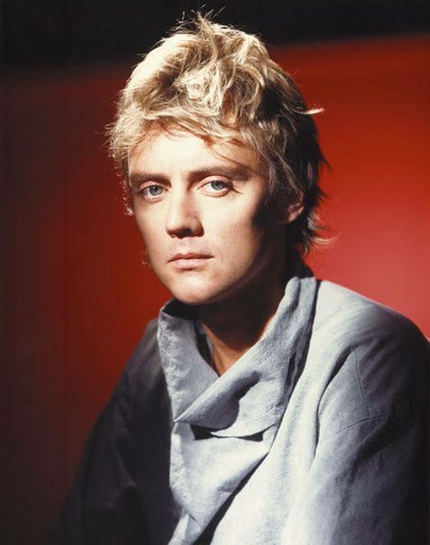 Roger Taylor 80s, Roger Taylor Queen, George Hurrell, Queen Poster, Hippie Culture, Roger Taylor, Queen Pictures, John Deacon, Favorite Hairstyles