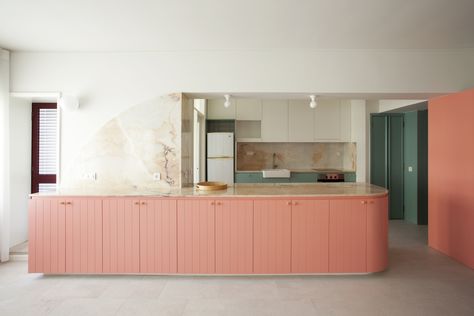 Green Subway Tile, Pink Cabinets, Ford Interior, Bohemian Modern Style, Pink Tiles, Green Cabinets, Pink Kitchen, Eclectic Interior, Scandinavian Home