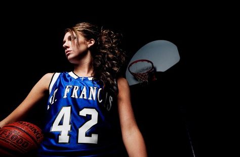 Basketball Pictures Ideas, Basketball Photoshoot, Sport Poses, Basketball Inspiration, Basketball Team Pictures, Athlete Photography, Basketball Pics, Basketball Pictures Poses, Basketball Senior Pictures