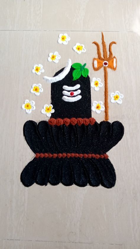 Mahakal Rangoli Designs, Black Rangoli Designs, Shiv Rangoli Design, Shivji Rangoli, Kali Chaudas Rangoli, Mahadev Rangoli, Simple Flower Rangoli, New Year Rangoli, Easy Rangoli Designs Videos