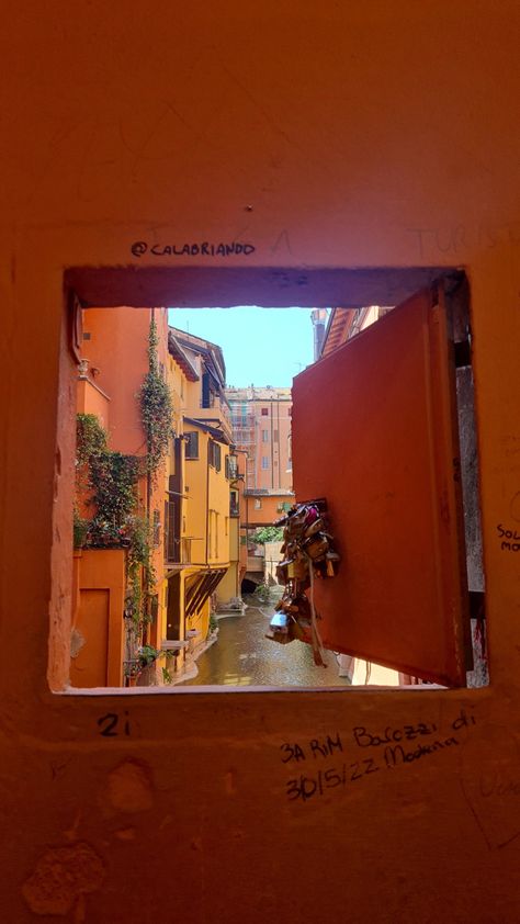 Places aesthetic places instagram stories places to travel places to visit places aesthetic nights 

Italy, Italy aesthetic, Italian aesthetic, Italian culture, Italian cities , Bologna, Bologna aesthetic