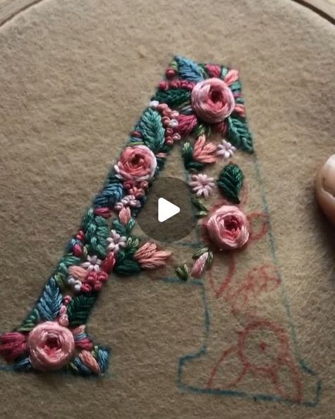 Embroidery Letters With Flowers, K Letter Embroidery, Floral Letter Embroidery, Hand Embroidery Letters, Flowers Tutorial, Diy Letters, Felt Embroidery, Embroidery Letters, Flower Letters