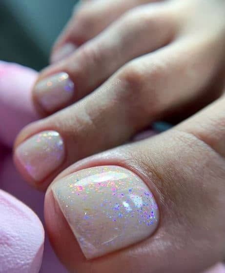 Purple And White Pedicure, Clear Pedicure Ideas, Spring Pedicure Ideas 2023, Sheer Pedicure Toenails, Spring 2023 Pedicure Trends, Gel Pedicure Spring, 2023 Pedicure Ideas, Pedicure Ideas For Fair Skin, Nice Pedicure Colors