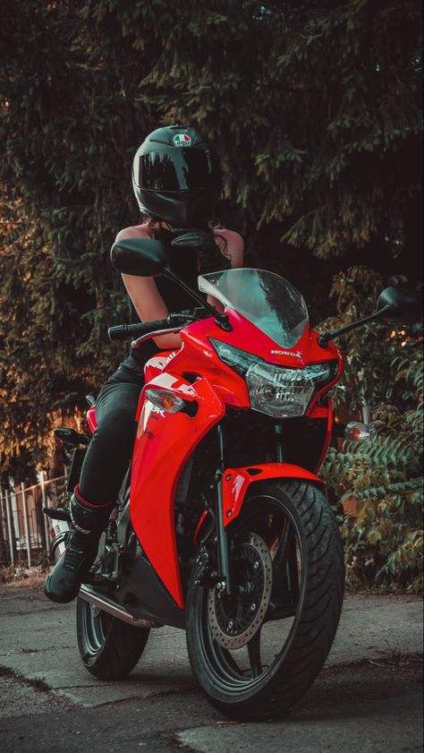 Red Motorcycle Honda Cbr 125, Honda 125, Motor Cycles, Honda (motorcycle), Varadero, Honda Cbr, Motorcycle Girl, Motorcycles, Vision Board