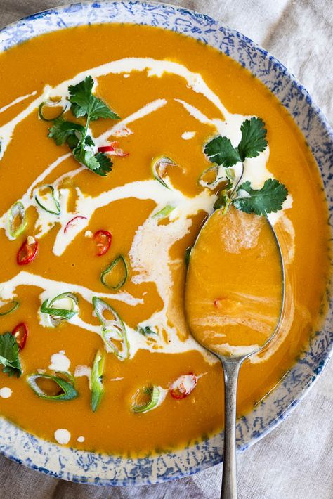 Pumpkin Coconut Soup, Spicy Pumpkin Soup, Indulgent Recipes, Chicken Curry Soup, Creamy Pumpkin Soup, Best Soup, Recipes For Fall, Miso Paste, Pumpkin Soup Recipe