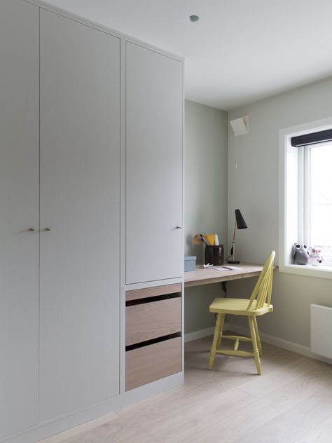 Closet Near Window, Barndominium Office, Desk Wardrobe, Minimalistic Interior, Bedroom Built In Wardrobe, Bedroom Cupboard Designs, Desk And Chair, Metal Barn, Dekorasi Kamar Tidur