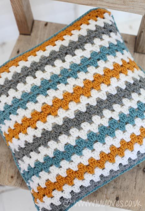 Crochet Pillow Pattern Free Cushion Covers, Crocheted Home Decor, Free Crochet Pillow Patterns, Crocheted Pillow, Crochet Pillow Cases, Crochet Cushion Pattern, Granny Stripe, Stripe Cushion, Cushion Cover Pattern