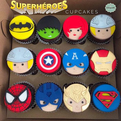 Cupcakes Superhéroes Medellín by Giovanna Carrillo Lego Themed Cake, Bolo Do Mickey Mouse, Avenger Cupcakes, Γενέθλια Mickey Mouse, Cupcake Fondant, Superhero Cupcakes, Lego Birthday Cake, Rainbow Treats, Superhero Birthday Cake