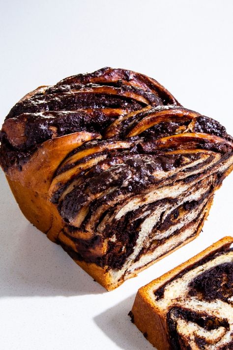 Cooks Country Chocolate Babka, Easy Breads, Cooks Country, Jewish Holiday Recipes, Donut Toppings, Caramel Chocolate Bar, Babka Recipe, Cookie Toppings, Chocolate Babka