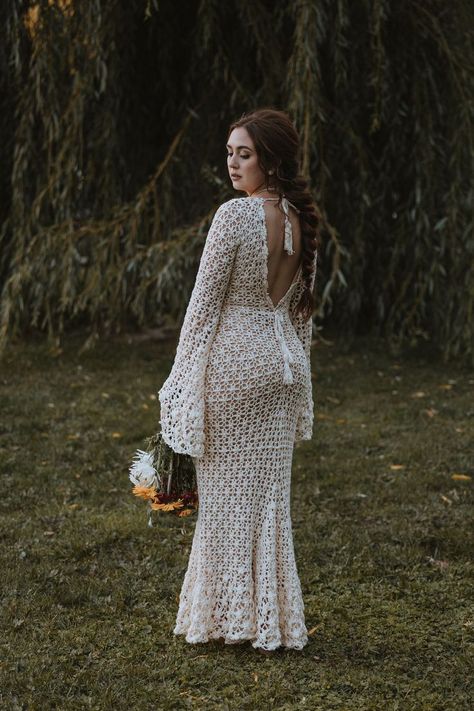 My Handmade Crochet Wedding Dress! What a fun challenge, my hardest project yet. But so worth it for such a special day🤎 Diy Crochet Wedding Dress, Free Wedding Dress Patterns, Free Crochet Top Patterns, Wedding Crochet Patterns, Crochet Wedding Dress, Crochet Wedding Dress Pattern, Boho Bride Dress, Crochet Wedding Dresses, Two Piece Wedding Dress