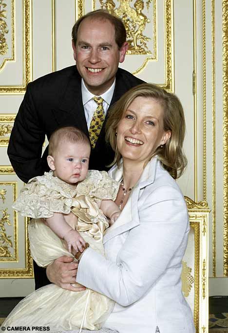 Christening at the castle for Sophie Wessex's sweet baby James | Mail Online James Viscount Severn, Sophie Rhys Jones, James Viscount, Windsor Family, Viscount Severn, Princesa Real, English Royal Family, Lady Louise Windsor, Royal Family England