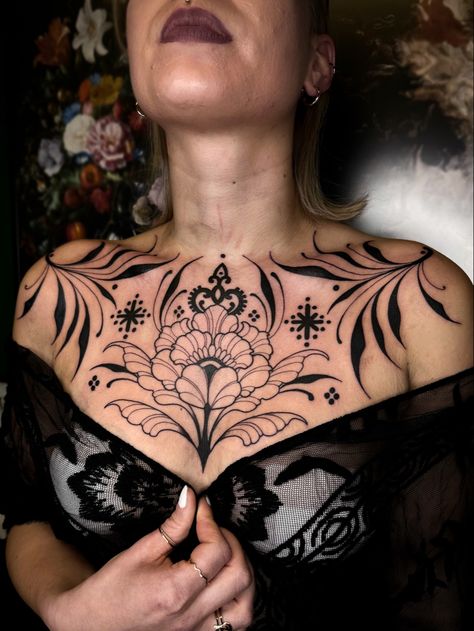 Mirja Fenris Tattoo, Chest Tattoo Designs Female, Chest Neck Tattoo, Throat Tattoo, Blackout Tattoo, Pieces Tattoo, Chest Tattoos For Women, Chest Piece Tattoos, Shoulder Tattoos For Women