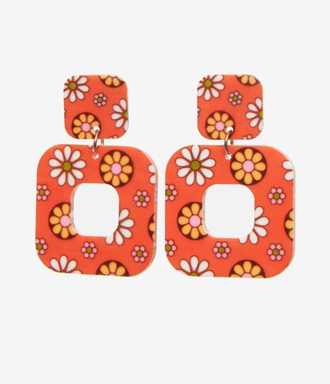 These 1960s style earrings feature a funky square shape set in orange acrylic with mod florals throughout, and secured with a post back. Available while supplies last. Funky Earrings Vintage, 1960 Earrings, Onda Disco, 60s Accessories, 60s Earrings, 70s Accessories, 70s Earrings, 80s Accessories, Mint Outfit