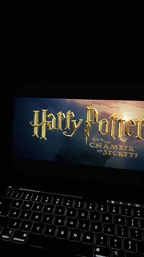 #harrypotter #hp #movienight Netflix Night Aesthetic, Harry Potter Movie Night Aesthetic, Movie Night Aesthetic Friends, Night Aesthetic Snap, Violet Wallpapers, Cinema Story, Movie Night Aesthetic, Netflix And Chill Tumblr, Movie Night Photography