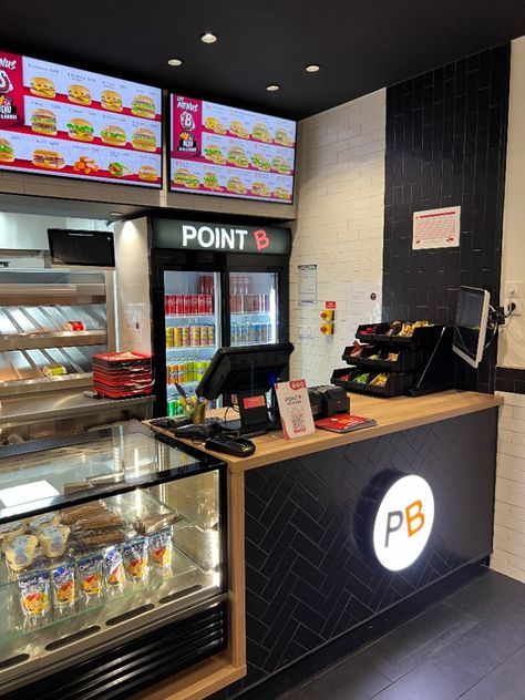 Chez Point B, notre défi était de concevoir une cuisine professionnelle qui reflète leur image de marque contemporaine. 

Avec nos solutions sur mesure, le résultat est moderne et efficace qui transforme véritablement l'expérience culinaire de leurs clients. 

Découvrez cette réalisation inspirante signée Parinox! Four A Pizza, Le Point, Cookies Et Biscuits, Restaurant, Paris