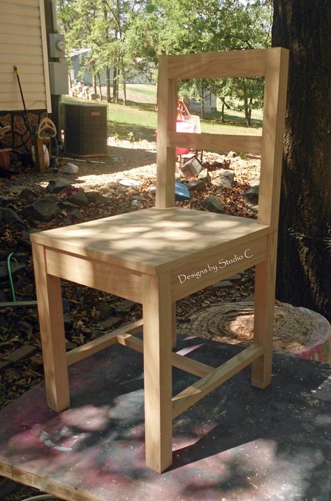 Free Furniture Plans to Build a Desk Chair    http://designsbystudioc.com/free-furniture-plans-to-build-a-desk-chair/ Build A Computer, Build A Desk, Kids Woodworking Projects, Free Furniture Plans, Woodworking Plans Patterns, Chair Diy, Woodworking Projects Furniture, Woodworking Plans Beginner, Woodworking Projects For Kids