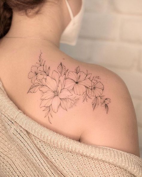 Birth Flowers Shoulder Tattoo, Feminine Shoulder Tattoos, Lily Flower Tattoos, Floral Tattoo Shoulder, Shoulder Blade Tattoo, Flower Thigh Tattoos, Upper Back Tattoos, Tattoo Shading, Butterfly Tattoos For Women