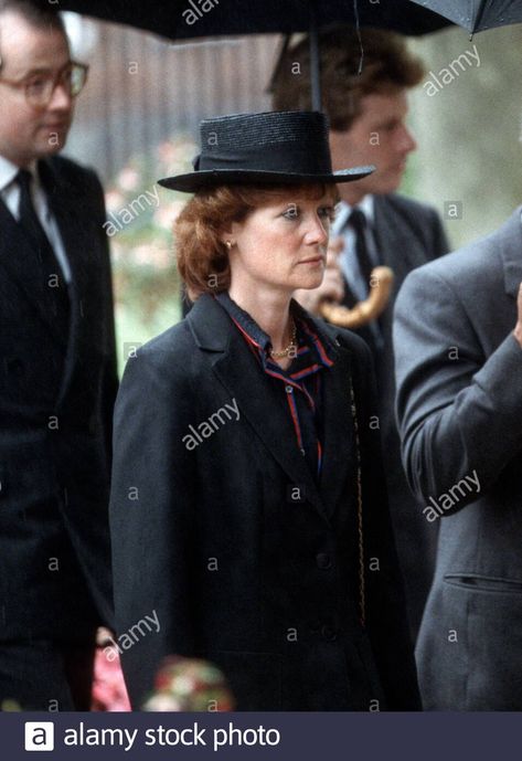 HRH Princess Diana's sister Lady Sarah McCorquodale attending the funeral of Lady Fermoy England July 1992 Stock Photo Princess Diana Sisters, Diana Sisters, Lady Sarah Mccorquodale, British Nobility, Princess Diana Rare, Spencer Family, Princess Diana Family, Diana Spencer, Light Of The World