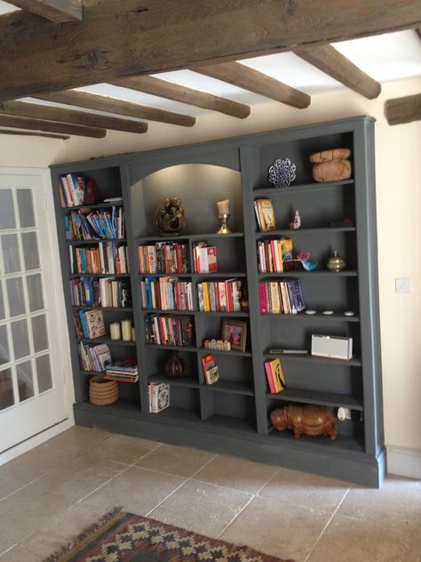 Mdf bookcase with integrated light. Painted in Farrow&Ball Downpipe grey. Dark Grey Bookcase, Dark Grey Bookshelves, Mdf Bookshelf, Grey Library, Farrow Ball Downpipe, Mdf Bookcase, Grey Bookshelves, Shared Office, Bookshelf Design