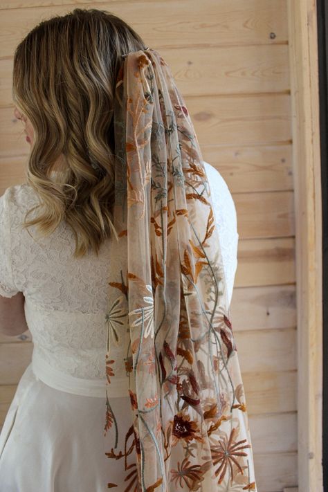 Autumn Leaves Falling apricot Bridal Veil Summer Fall - Etsy Canada Fall Wedding Veil, Embroidery Wedding Veil, Fall Foliage Wedding, Summer Fall Wedding, Fall Leaf Wedding, Autumn Leaves Falling, Embroidered Veil, Wedding Accessories For Bride, Floral Veil