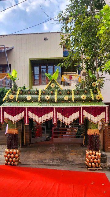 Chapra Decorations, Pandhiri Decoration, Pooja Backdrops, Pelli Decoration, Mandap Wedding, Ganesha Festival, Entrance Door Decor, Hotel Flower Arrangements, Leaf Decor Wedding