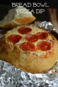 6 INGREDIENTS ONLY!!! - Bread Bowl Pizza Bread Bowl Pizza Recipe, Super Easy Dips, Bread Bowl Dip, Cob Loaf, Bread Bowl Recipe, Pizza Bowl, Pizza Dip, Bread Bowl, Dip Recipes Easy