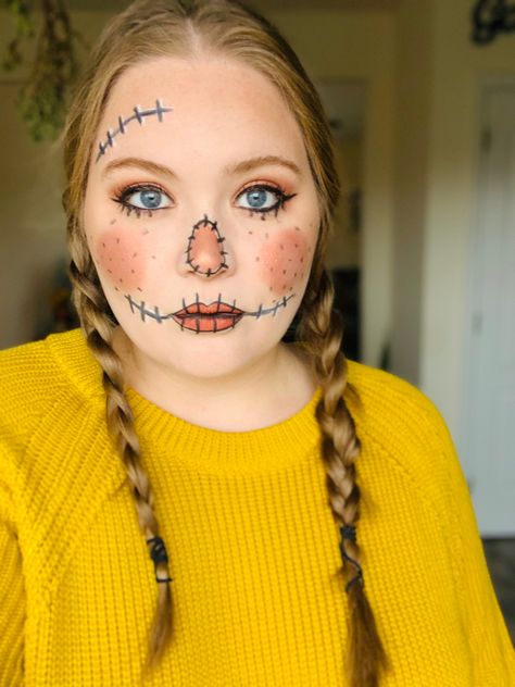 Pumkin Makeup Easy, Halloween Makeup For Teachers, Cute Scarecrow Face Paint, Easy Pumpkin Face Makeup, Scarecrow Face Paint Kids, Kid Friendly Halloween Makeup, Kid Friendly Halloween Costumes, Simple Face Paint Halloween, Jack O Lantern Makeup Easy