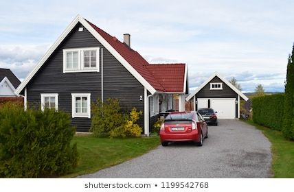 Red Roof Black House, Exterior Paint Colors For House With Red Roof, Red Tin Roof House, Red Roof House Colors Home Exteriors, Red Roof House Colors, Red Roof Tiles, Best Exterior House Paint, Red Roof House, Grey Siding