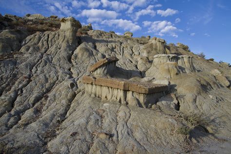 Theodore Roosevelt National Park ND | rock-formations-at-Theodore-Roosevelt-National-Park-North-Dakota North Dakota Travel, South Dakota Vacation, Roosevelt National Park, Theodore Roosevelt National Park, Teddy Roosevelt, Theodore Roosevelt, Us National Parks, Nature Trail, Rock Formations