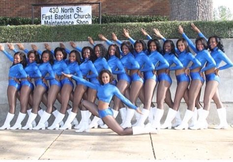 Pretty HBCU Dancers jsettes Majorette Pfp, Hbcu Majorettes, Majorette Photoshoot, Hbcu Dancers, Majorette Dance Uniforms, Majorette Dance, Majorette Outfits, Male Cheerleaders, Majorette Uniforms