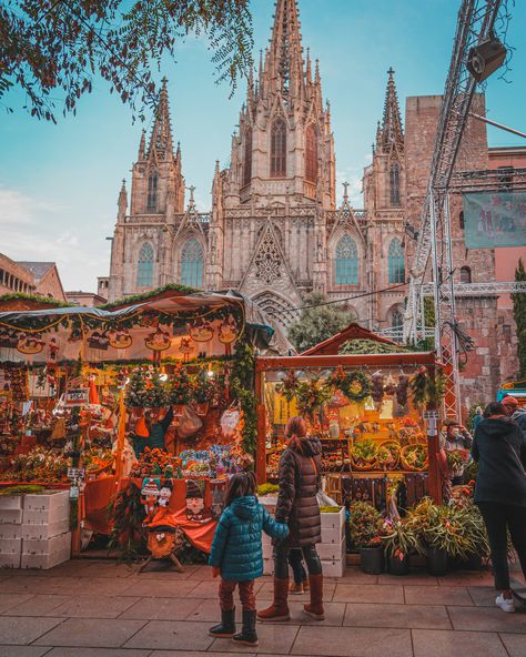 Barcelona Christmas Market, Barcelona New Years Eve, Barcelona In December, Christmas In Barcelona, Barcelona Christmas, Barcelona Spain Aesthetic, Spain Christmas, Barcelona Trip, Barcelona Aesthetic