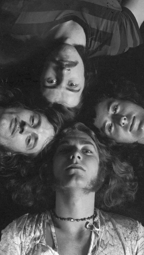 An early 1970s promo shot of the mighty Led Zeppelin Clockwise from top - John Bonham, Jimmy Page, Robert Plant and John Paul Jones John Paul Jones, Greatest Rock Bands, John Bonham, Beautiful Days, Led Zep, Folk Rock, Musica Rock, Rock N’roll, I'm With The Band