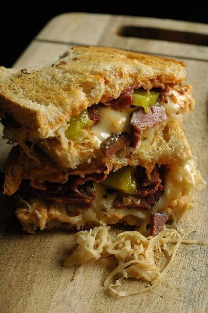 Sourdough Sandwich Recipes, Reuben Sandwich Recipe, Reuben Sandwich Classic, Reuben Sandwiches, Grill Sandwich, Sourdough Sandwich, Sandwich Bread Recipes, Reuben Sandwich, Delicious Sandwiches