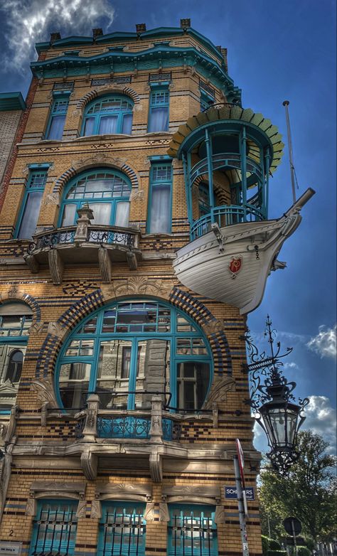 Artistic Building, Detailed Buildings, Funky Buildings, Cool Buildings, Cottage Architecture, Cool Architecture, Art Nouveau Arquitectura, Colorful Architecture, Flanders Belgium